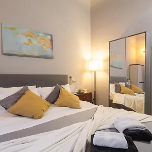 Tornabuoni - In Old Town Center Apartamento